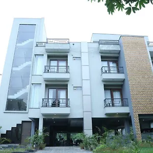 Hotel Royal On Sohna Road